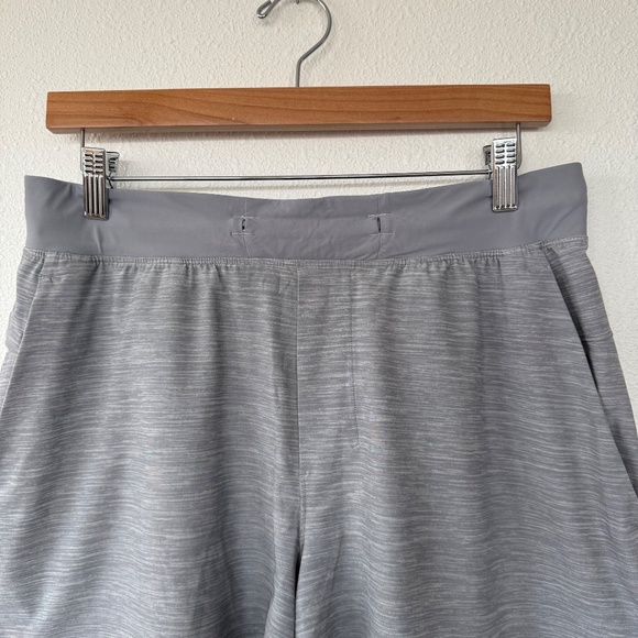 lululemon Mens Training Athletic Shorts in Grey Size Medium 7” Inseam - Picture 5 of 6